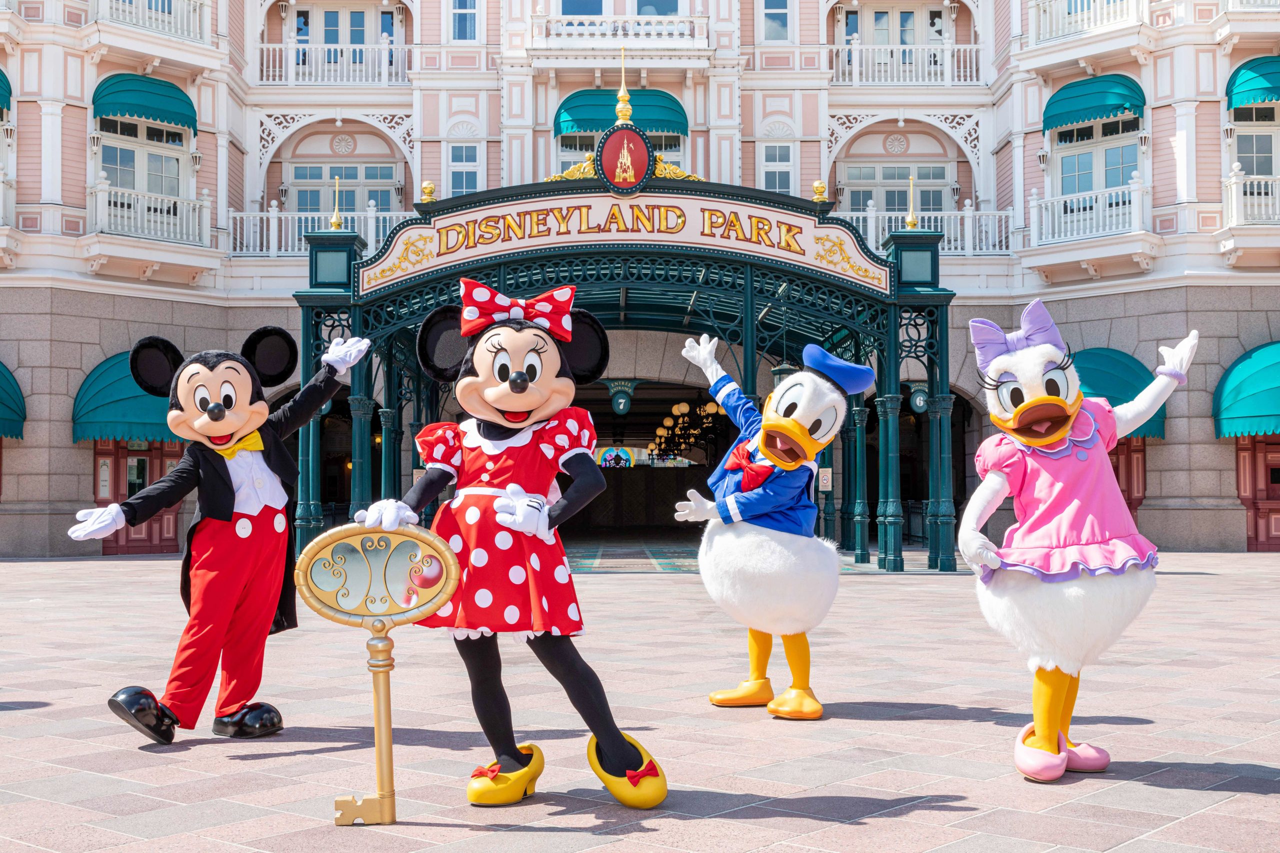 DISNEYLAND® PARIS REOPENS ITS DOORS! – DisneylandParis News
