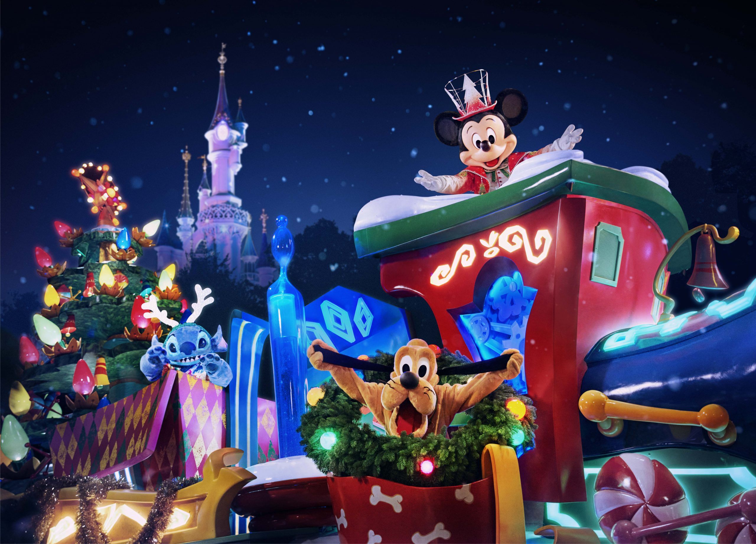 Disneyland® Paris reveals incredible offerings for 2021 Christmas season, with the return of must-see shows and a brand-new Christmas Parade