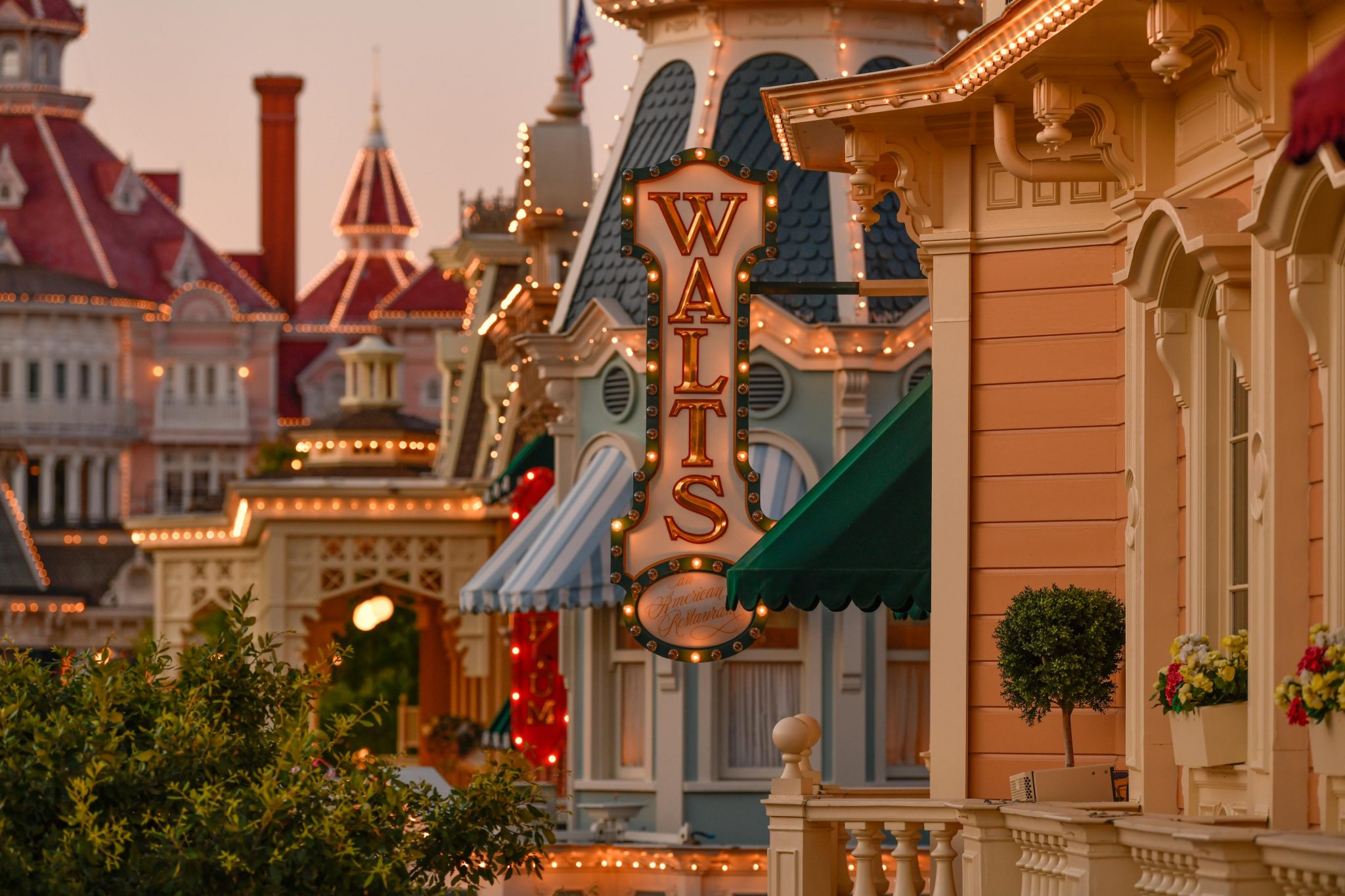 Disneyland Paris reabre restaurante que homenageia Walt Disney